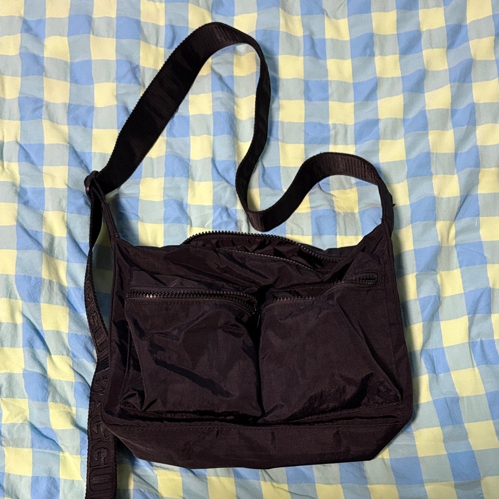 BAGGU Crossbody bag (M) used in great condition